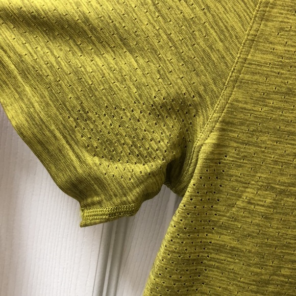 LIKE NEW! Lululemon Metal Vent Tech Surge Short Sleeve - Picture 8 of 13